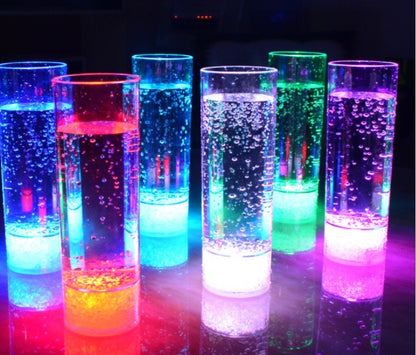 Bicchiere LED Luminoso con Sensore Acqua - Calice Colorato per Feste e Banchetti
